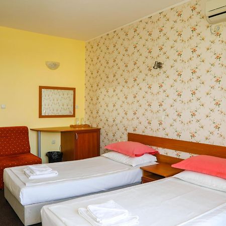 Family Hotel Deykin Сонячний Берег Екстер'єр фото