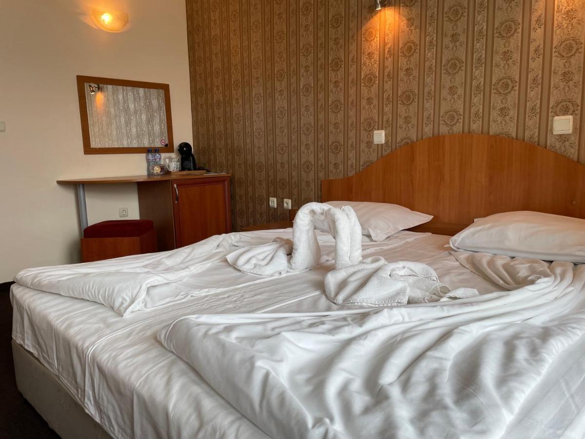 Family Hotel Deykin Сонячний Берег Екстер'єр фото