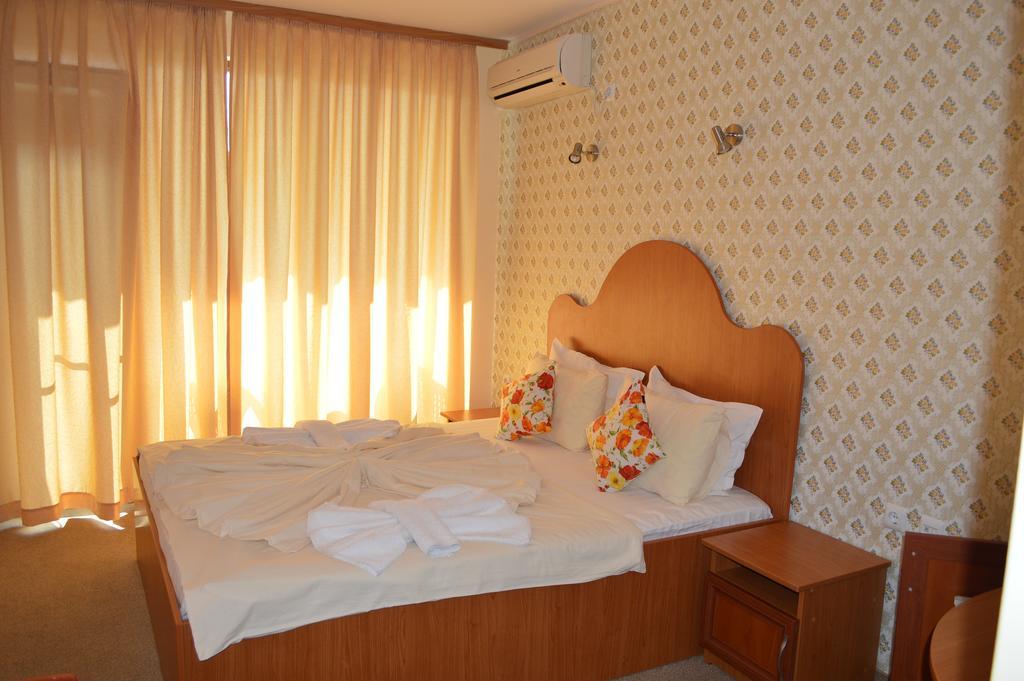 Family Hotel Deykin Сонячний Берег Екстер'єр фото